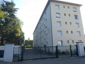 Parking en Location à Champagne-au-mont-d-or / 13m2