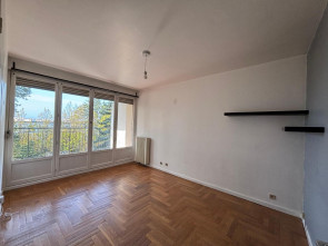 Appartement en Location à Sainte-foy-les-lyon / 1 pièce 31m2