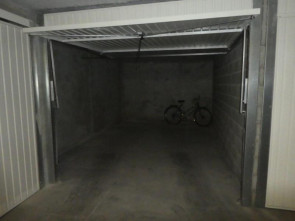 Garage / box en Location à Lyon